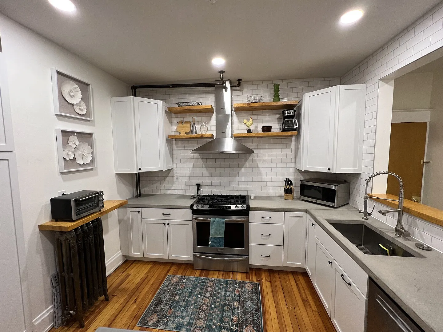 Luxury Downtown City Apartment Quiet And Close To Everything — Photo 2