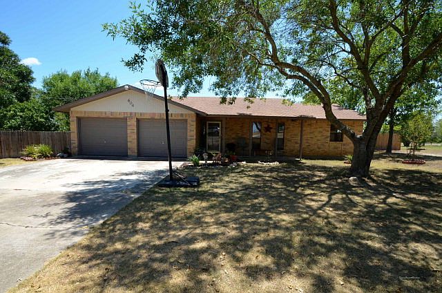 1st image of 604 River Hills Dr