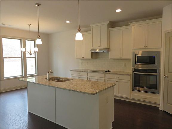 3rd image of 5641 Pleasant Woods Dr