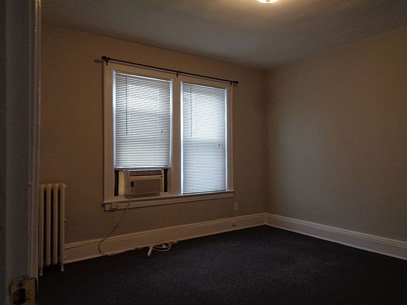 4th image of 2369 33rd St #2