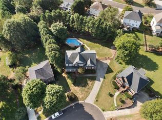 121 Foxmoor Ct, Advance, NC 27006