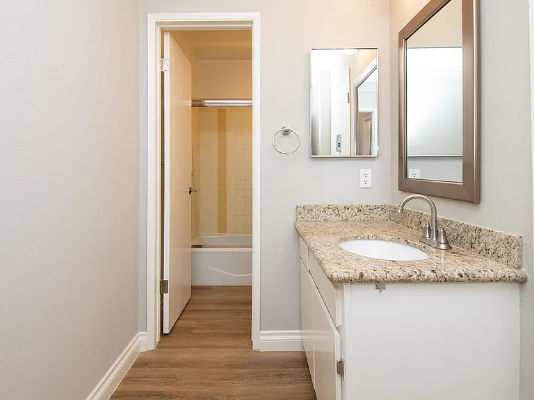 1621 Federal Ave #9 — Photo 10