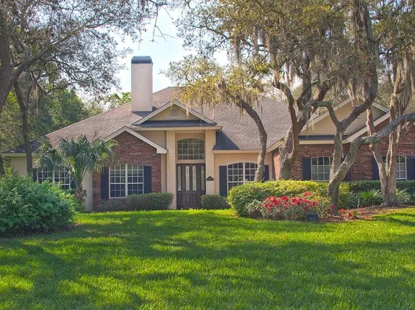 33045 Lake Bend Cir, Leesburg, FL 34788