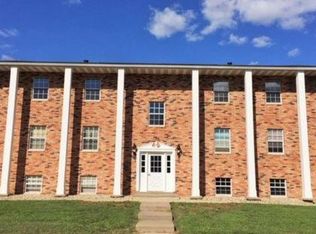 1260 Florence Ave APT E, Pekin, IL 61554