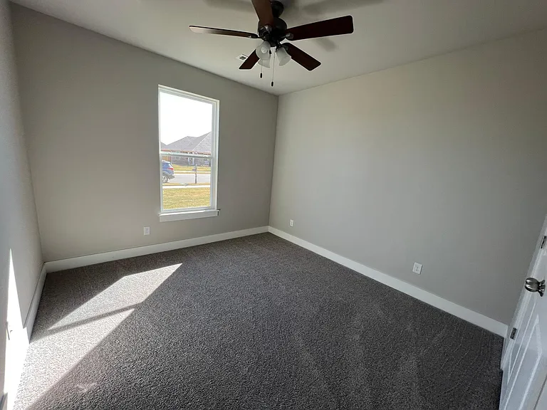 1052 Morra Ave — Photo 15