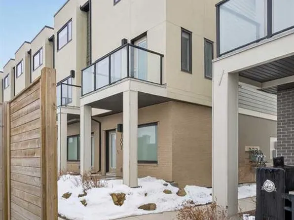 218 E Sherwood Sq NW #1007, Calgary, AB T3R 0Y2