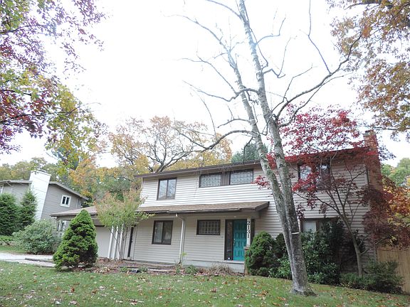 2nd image of 2131 Easthill Dr