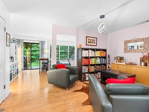 5th image of 6 New Bedford Rd #D