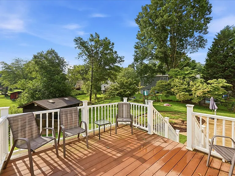 5481 Saddler Ln — Photo 22