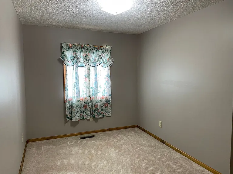 8966 Holdsclaw Rd — Photo 12