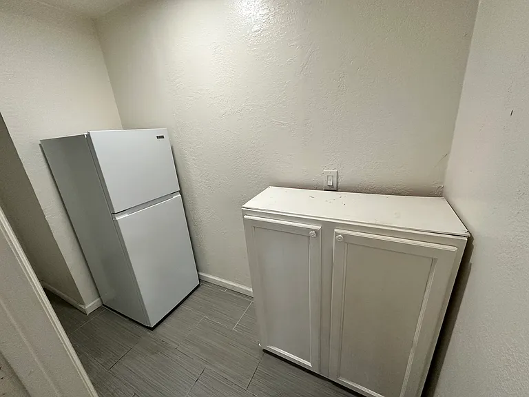 3282 Maple Leaf Ct #D — Photo 5