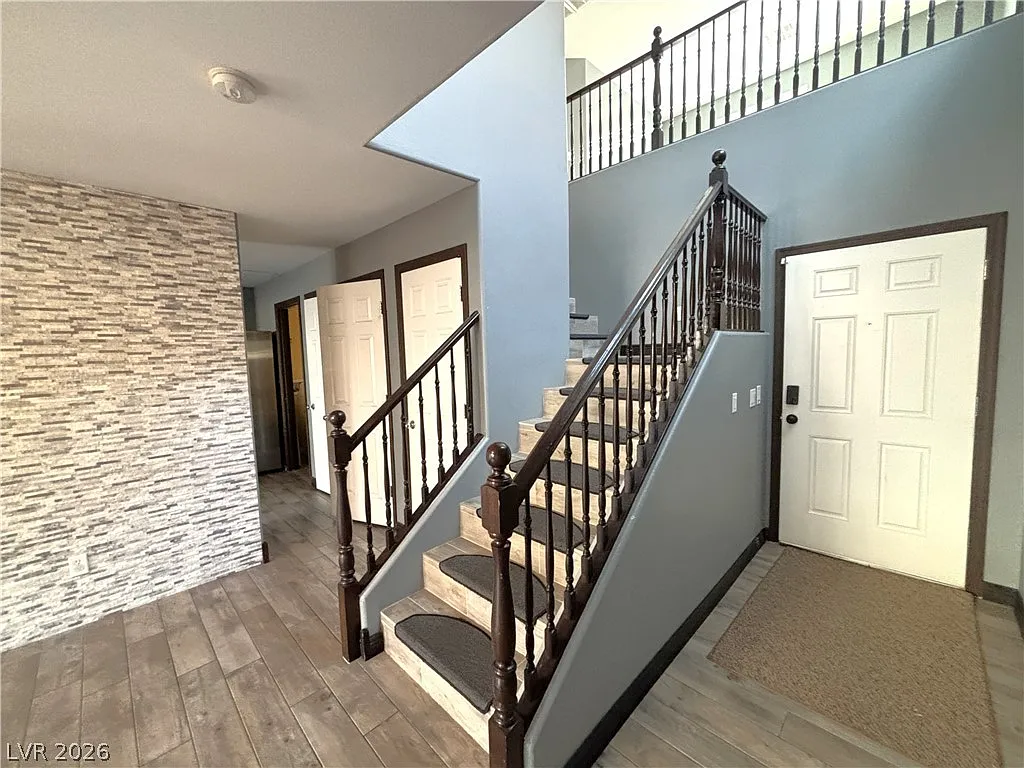 3 bed, 2.5 bath, 1569 sqft, $1,950 — Photo 2