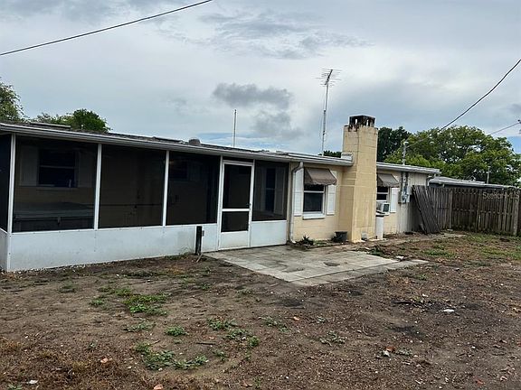 3rd image of 2051 Hess Dr