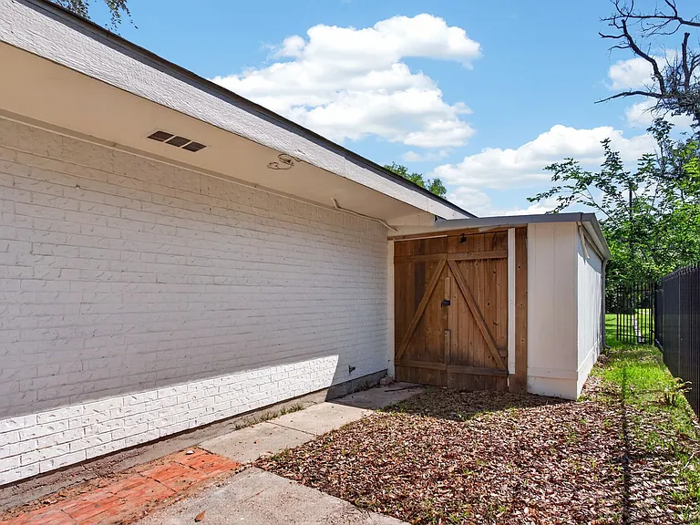 4202 Indian Creek Ct — Photo 34