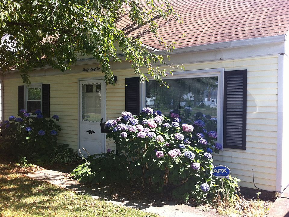 1st image of 3062 Lincoln St