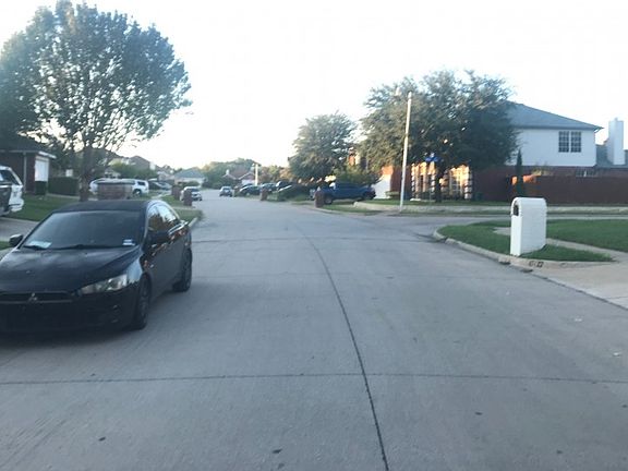 4th image of 2201 Sophie Ln