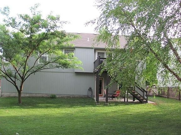 3rd image of 528 NE Hans Dr