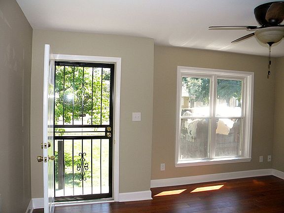 Spacious living room