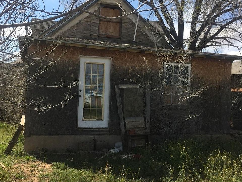 2nd image of 122 N Ave N