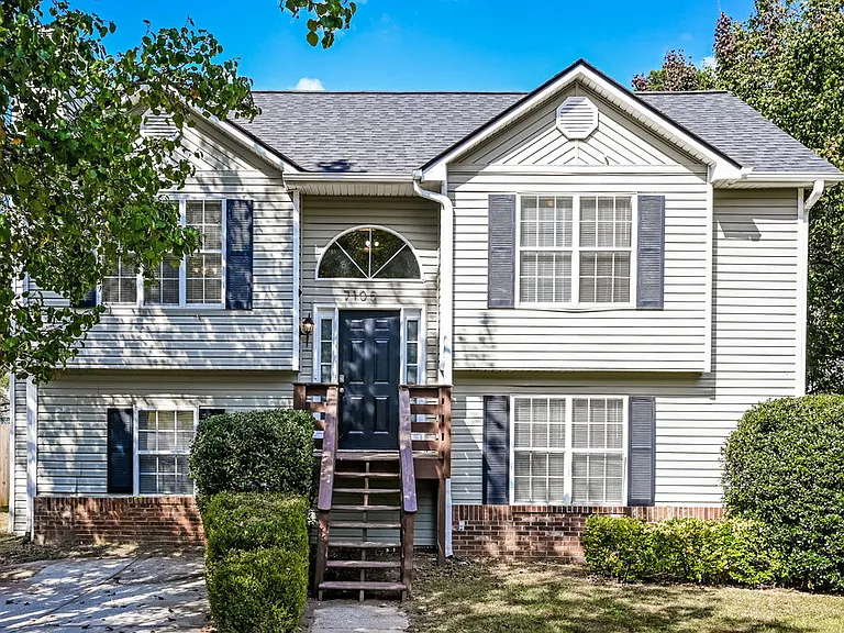 7105 E Village Ct — Photo 1