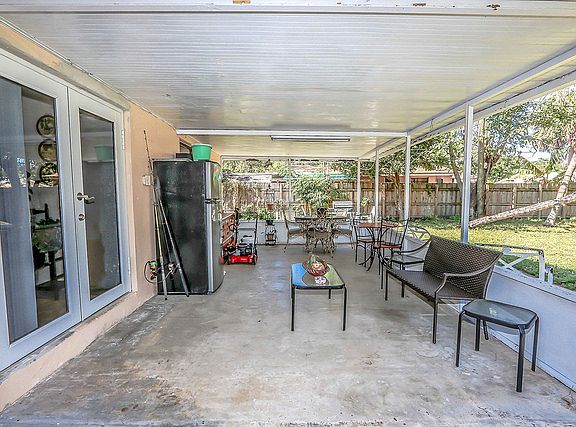 5th image of 16340 NW 37th Ct