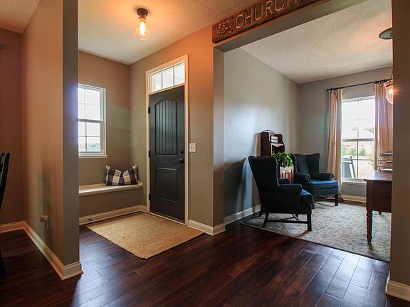 3rd image of 7947 Meadow Chase Dr