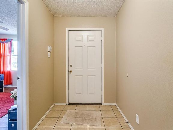 4th image of 3901 Golden Horn Ln