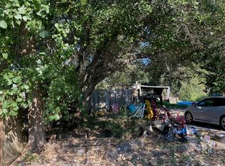 906 Mission St, Rockport, TX 78382