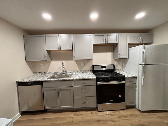 2nd image of 4825 Butler St Floor 1