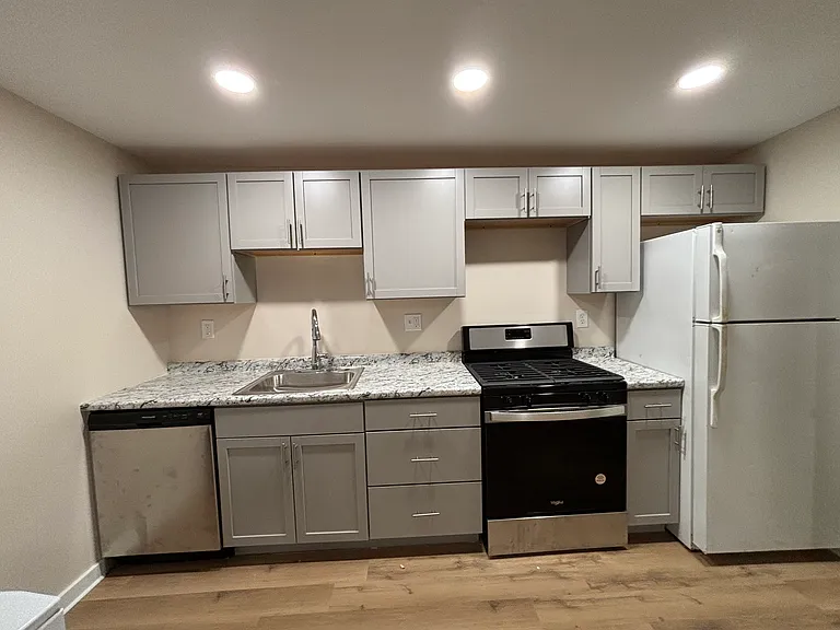 4825 Butler St #1 — Photo 2