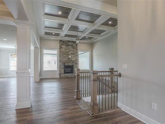 3rd image of 4372 Aspen Dr