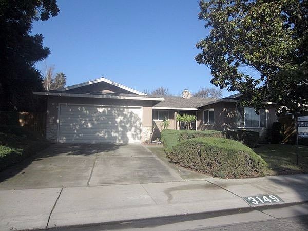 1st image of 3149 Beaufort Ave