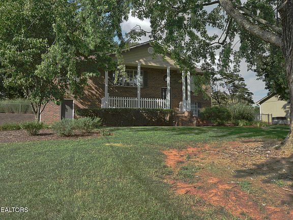 2nd image of 3814 Dovefield Ct