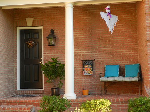 Sidefront Porch Entrance to Mudroom