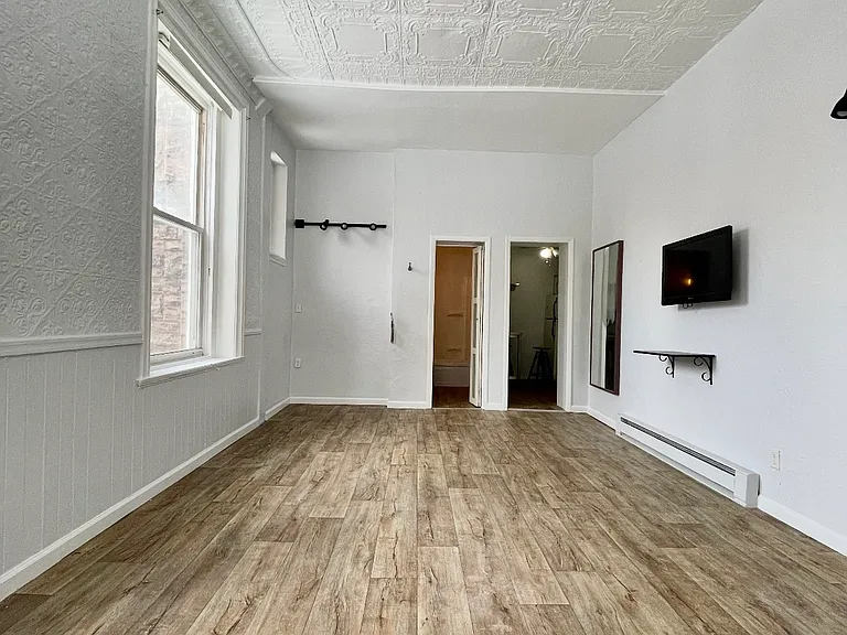 340 S Winebiddle St #3 — Photo 5