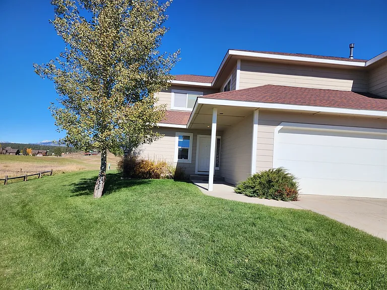 67 Edinburgh Cir — Photo 2