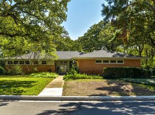 5770 Rockhill Rd, Fort Worth, TX 76112