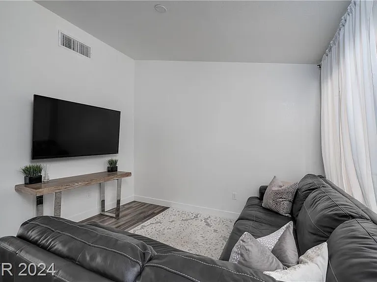 9433 Grand Mesa Dr — Photo 6