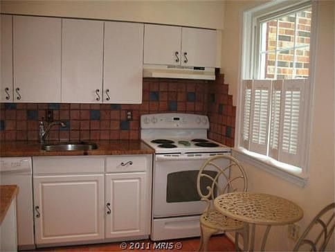 4th image of 861 Azalea Dr #26