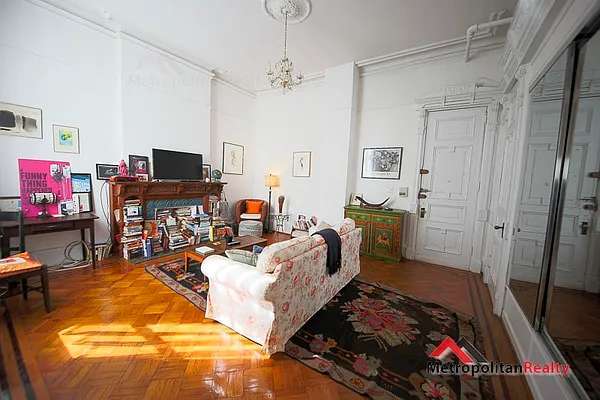 Rented by Metropolitan Realty | media 1