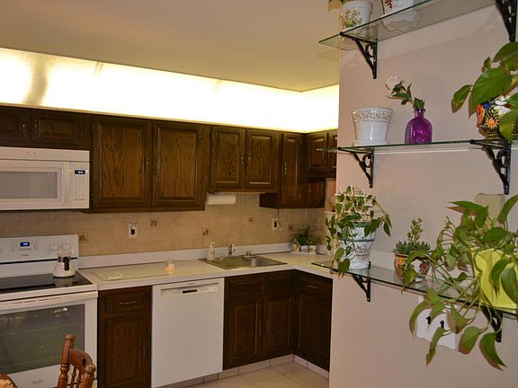 5th image of 216 Medford Ct Unit C