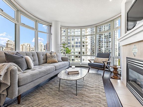 2nd image of 1199 Marinaside Cres #1805