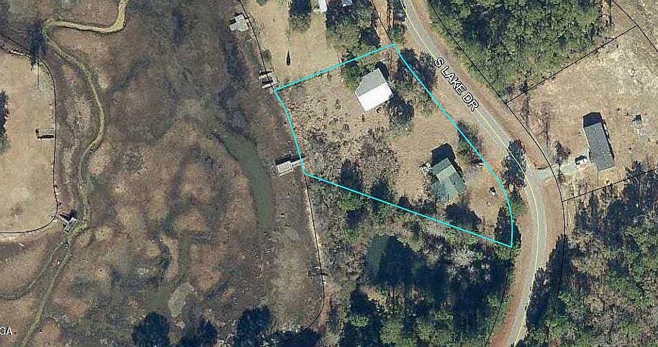 2nd image of 1196 S Lake Dr