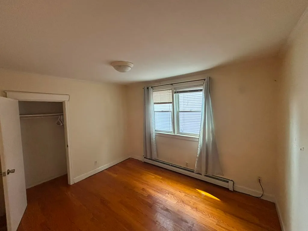 2 bed, 850 sqft, $2,300 — Photo 4