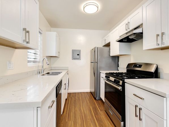 285 N Oakland Ave #8