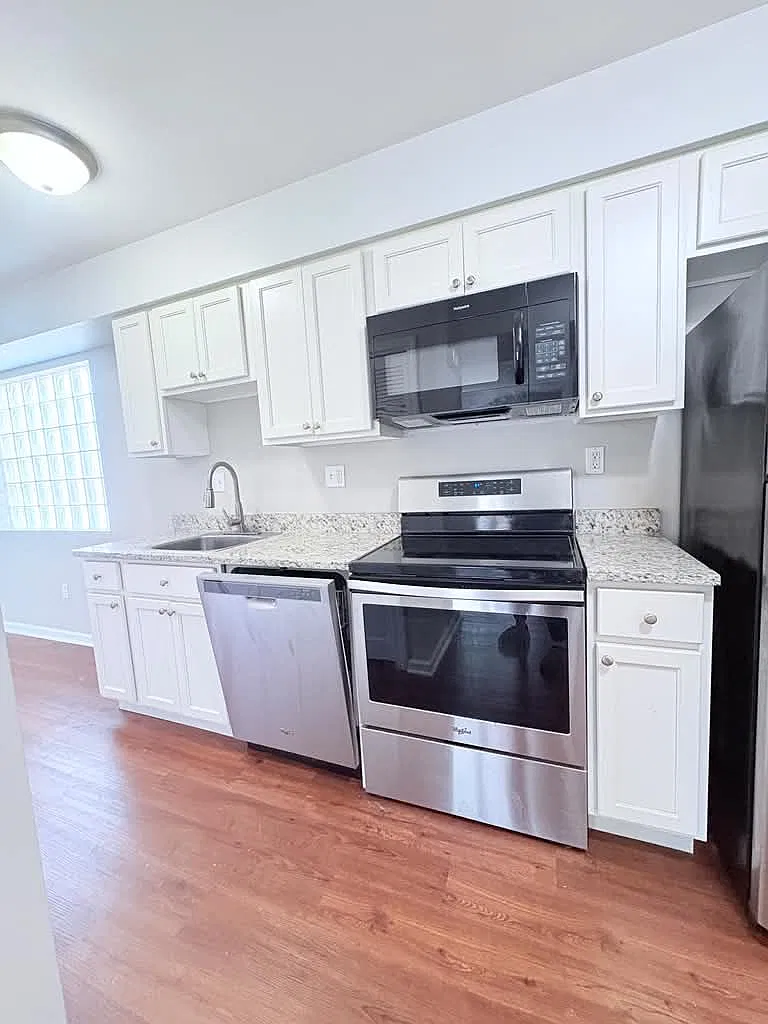 1 bed, $2,000 — Photo 3