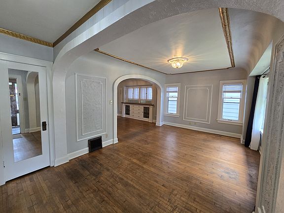 3rd image of 3204 N Bartlett Ave #3204