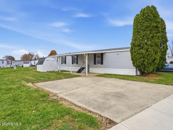 8256 Silverwood Dr, Findlay, OH 45840