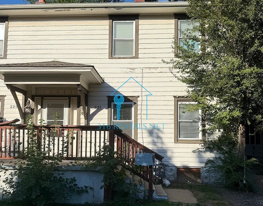 229-231 N Poplar
