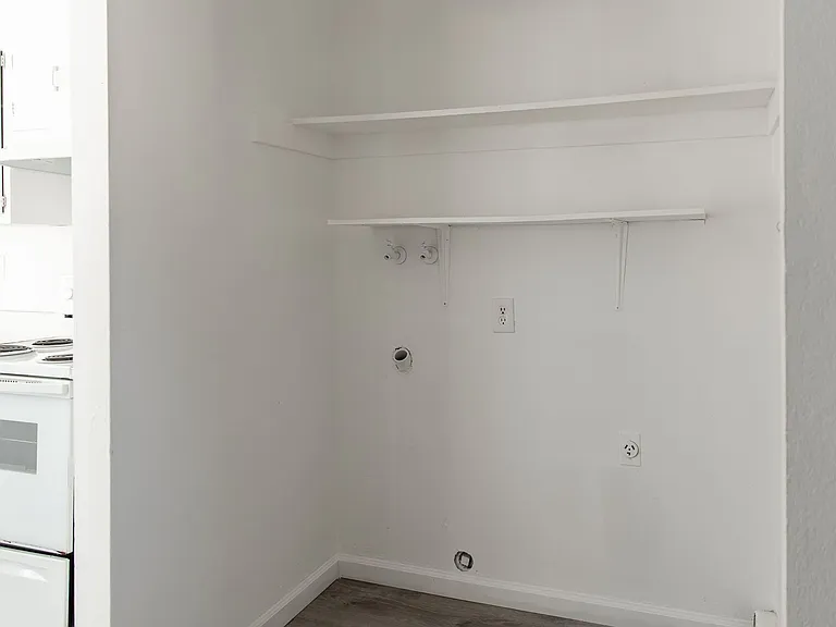 1194 Trinity Ave — Photo 7